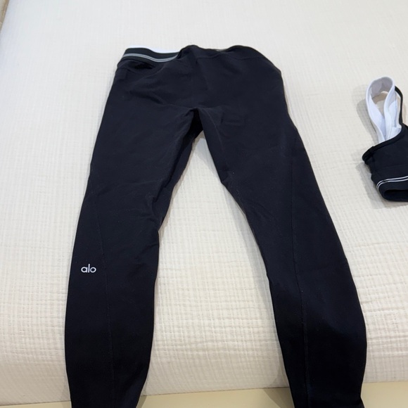 ALO Yoga Black and White Activewear Set - Picture 3 of 9